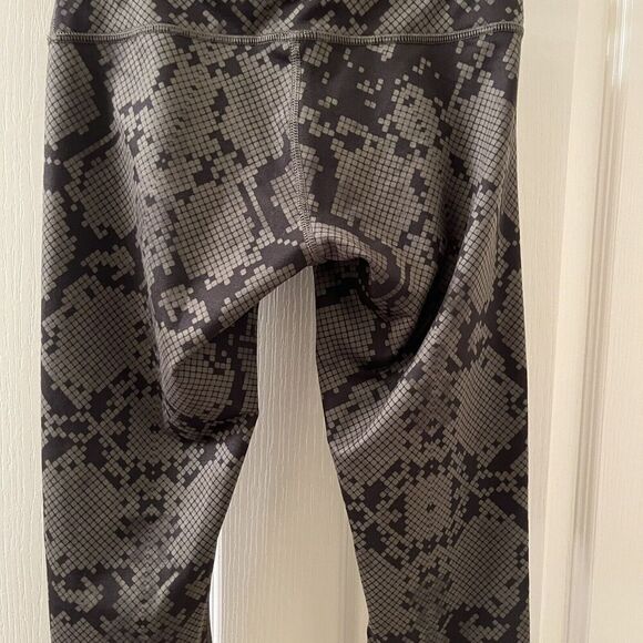 Lululemon Wunder Under Crop III Leggings Ziggy Snake Gator Green Women's Size 4 - Picture 11 of 15